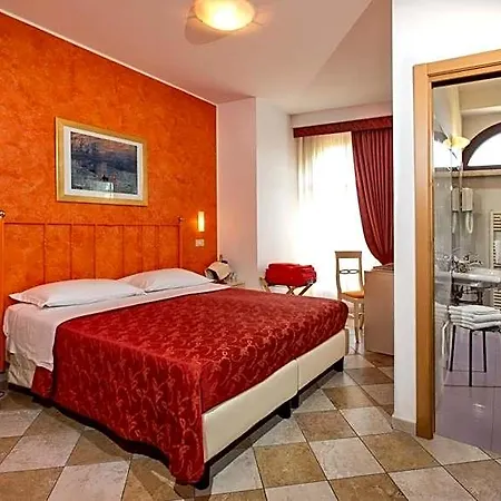 Hotel Ristorante Casa Rossa 3*