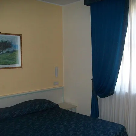 Hotel Ristorante Casa Rossa 3*