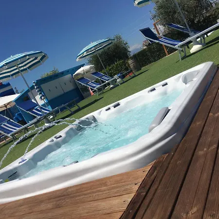 Szálloda Ristorante Casa Rossa Alba Adriatica