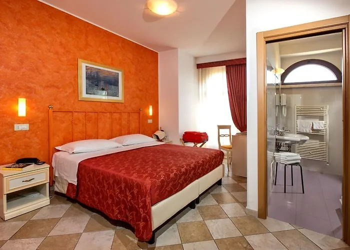 מלון Ristorante Casa Rossa אלבה אדריאטיקה